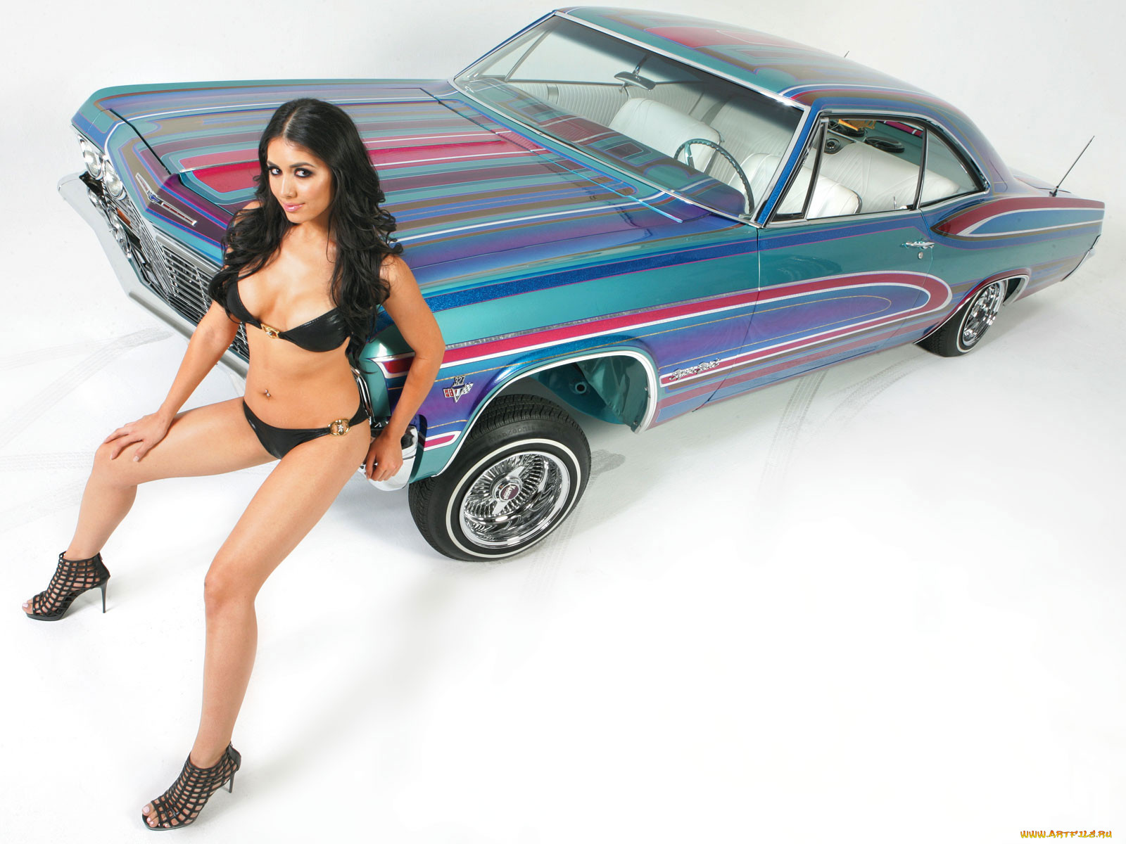 Hot lowrider girls model