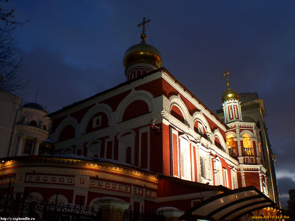 Храм всех святых москва. Храм всех святых на Кулишках. Храм всех святых Китай город. Храм всех святых на Кулишках, г. Москва. Церковь на Кулишках Китай город.