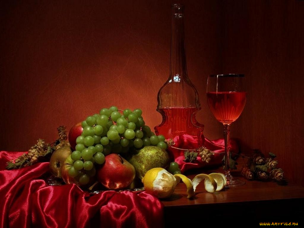 Бокал вина с фруктами фото