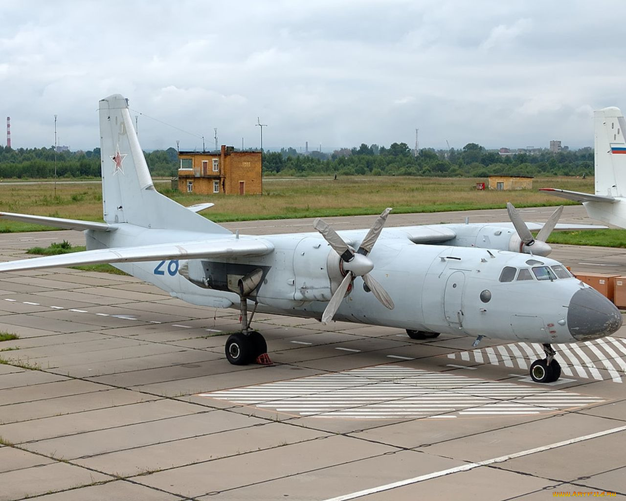 Военный самолет ан 26 фото