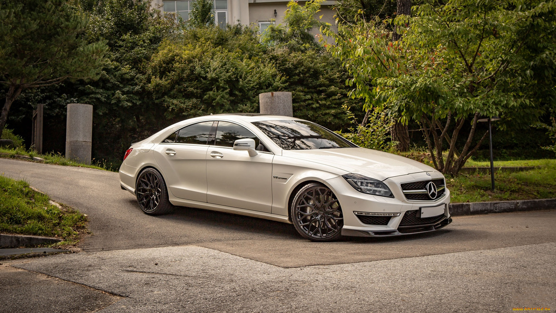 Cls 63 amg фото белый