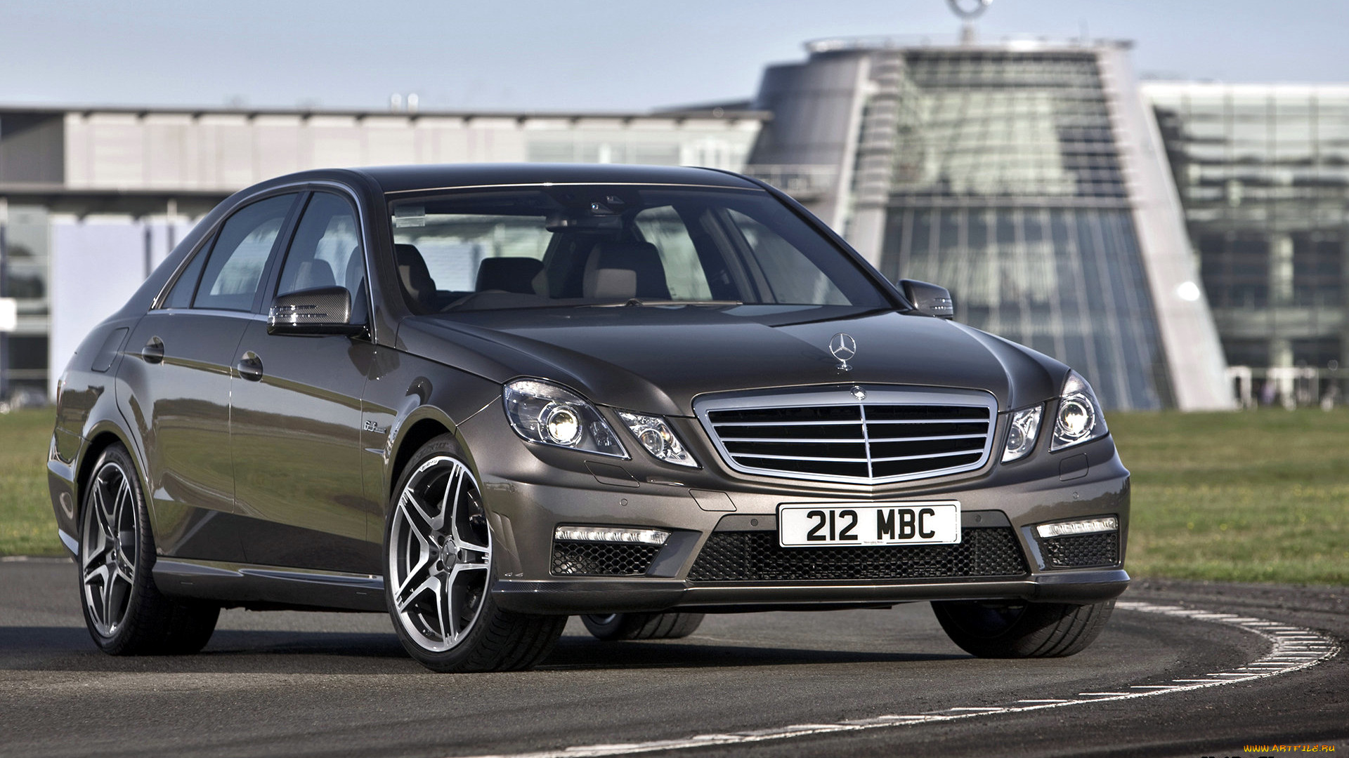 Mercedes e iv. Mercedes-Benz w212. Mercedes Benz e class w212. Mercedes Benz w212 AMG. Mercedes Benz e63 w212.