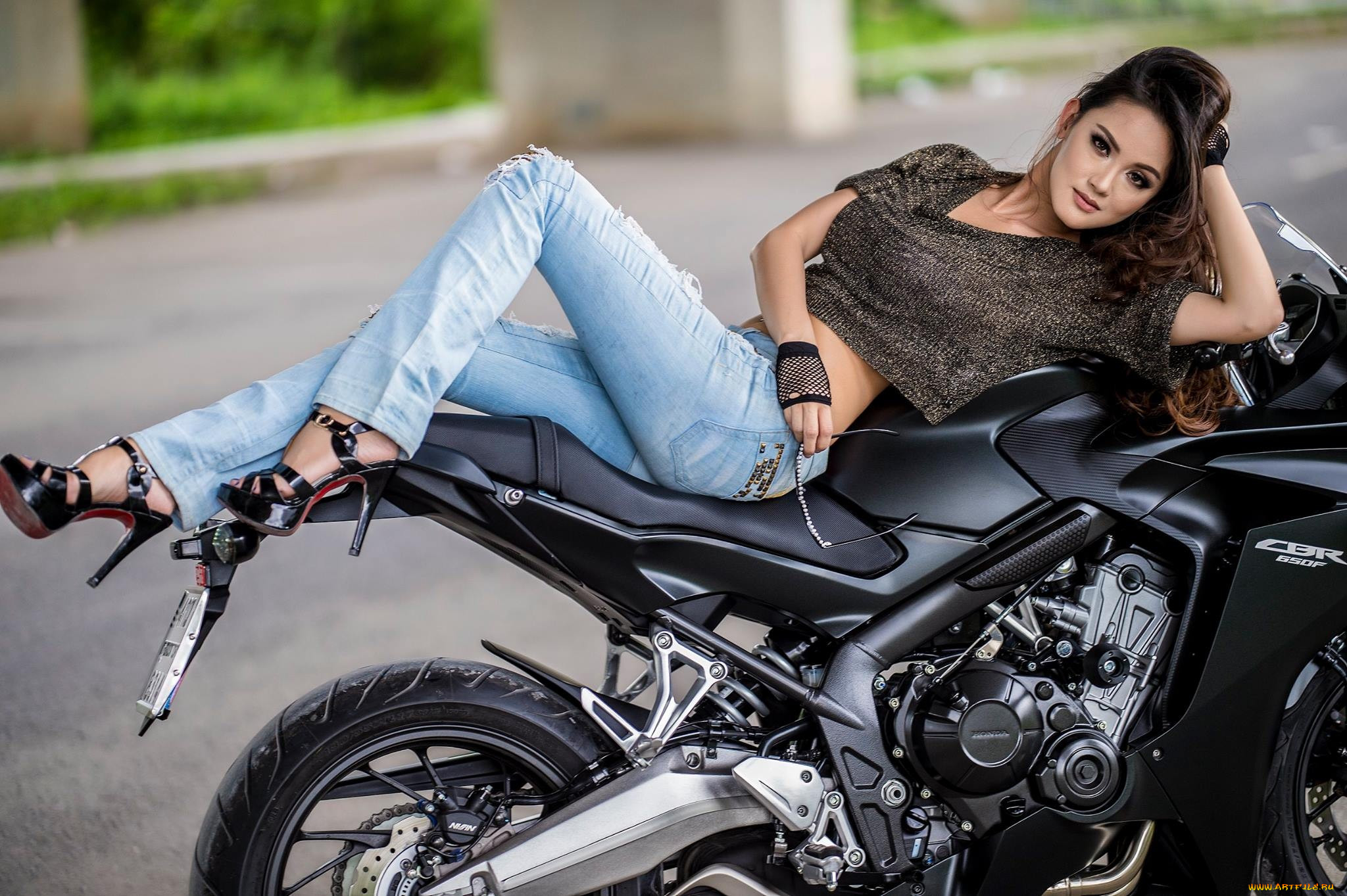 Красивые фото девушки и мотоциклы
