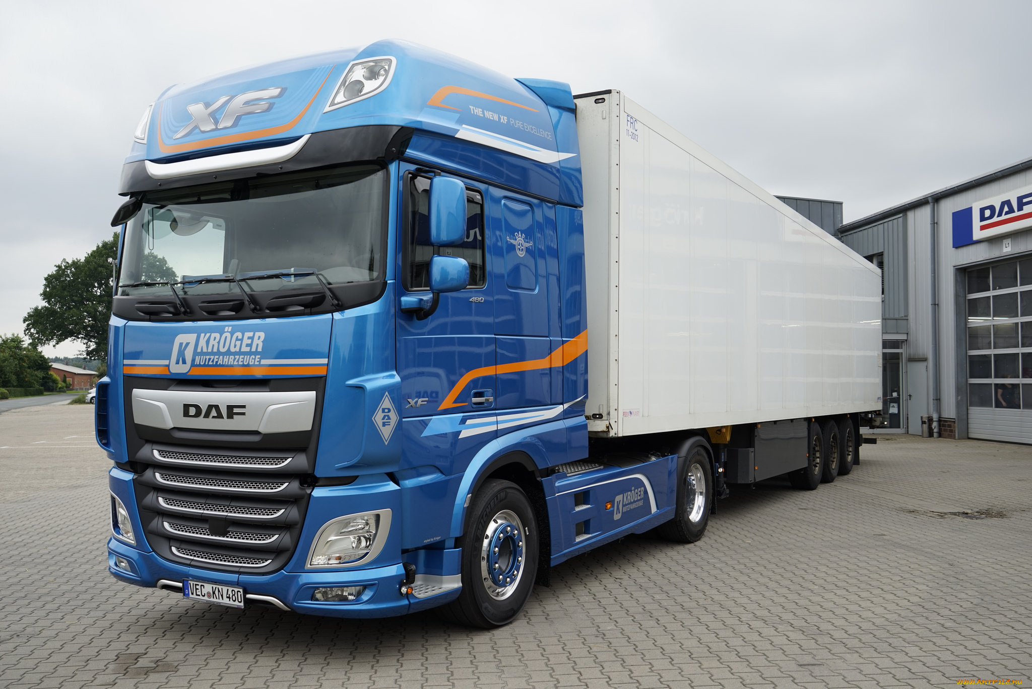 грузовик daf xf 106