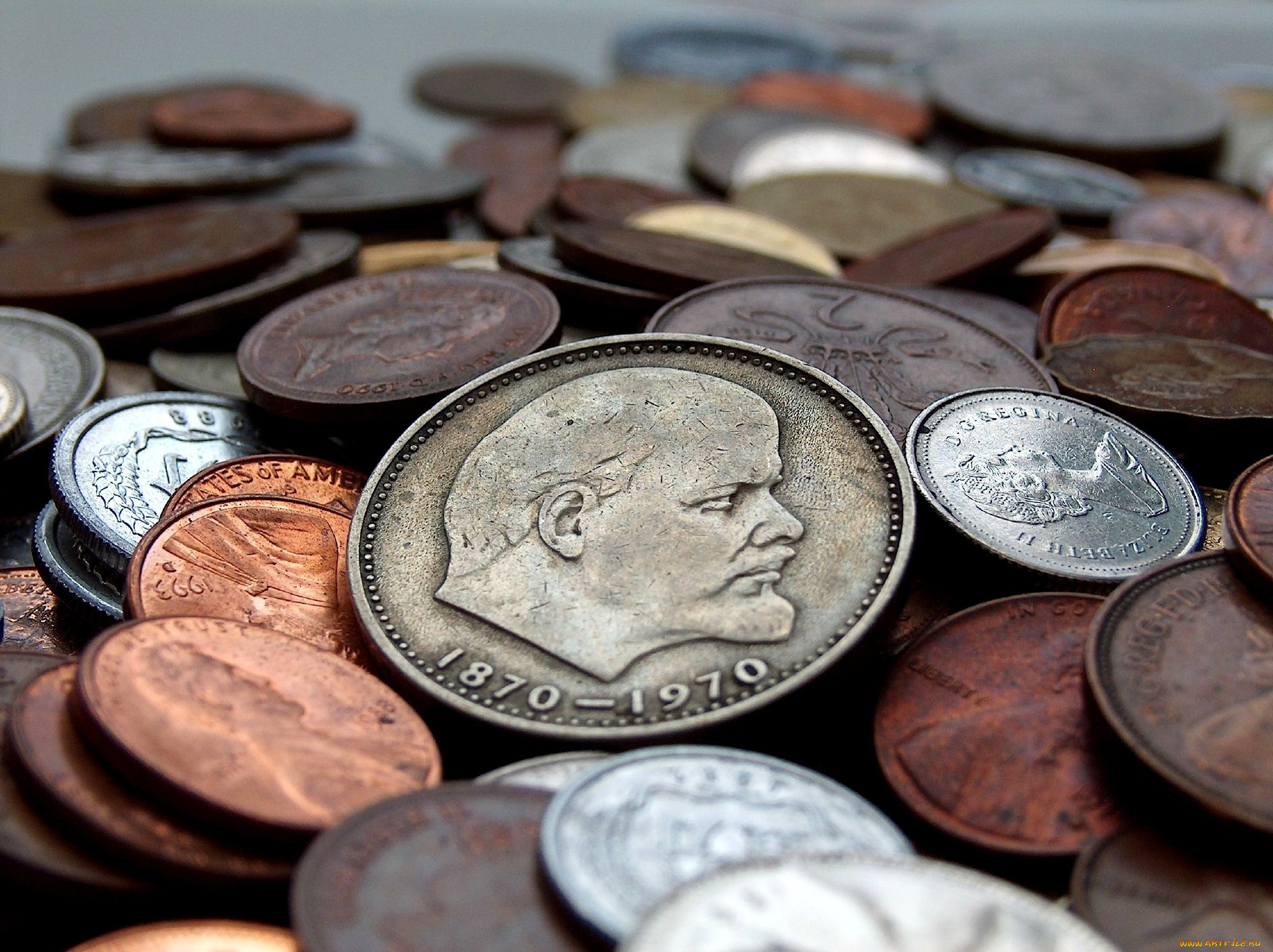 Кто такие нумизматы. Коллекционирование монет. Старинные монеты. Нумизматика монеты. Коллекция старинных монет.