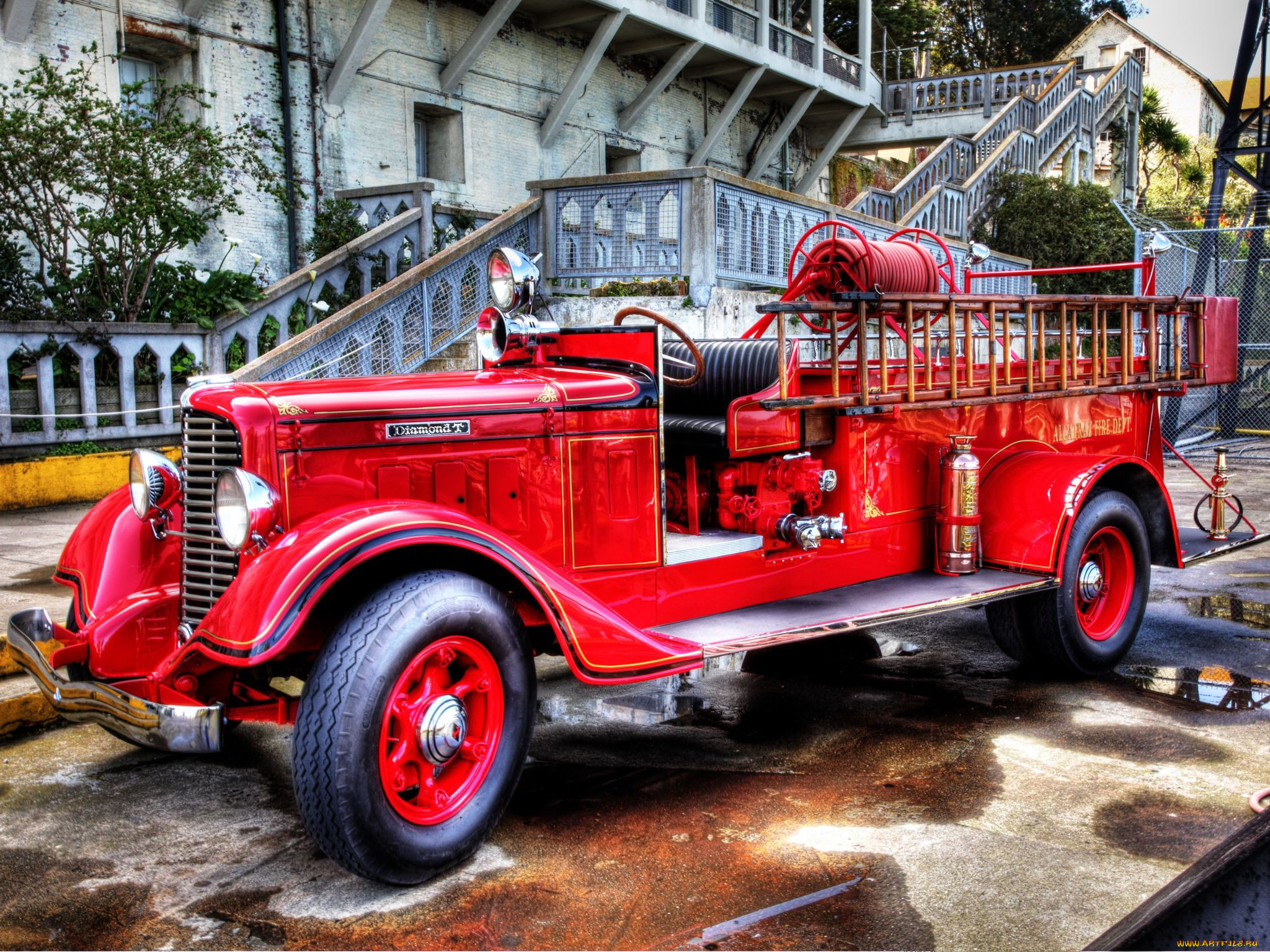 Старая пожарная машина фото