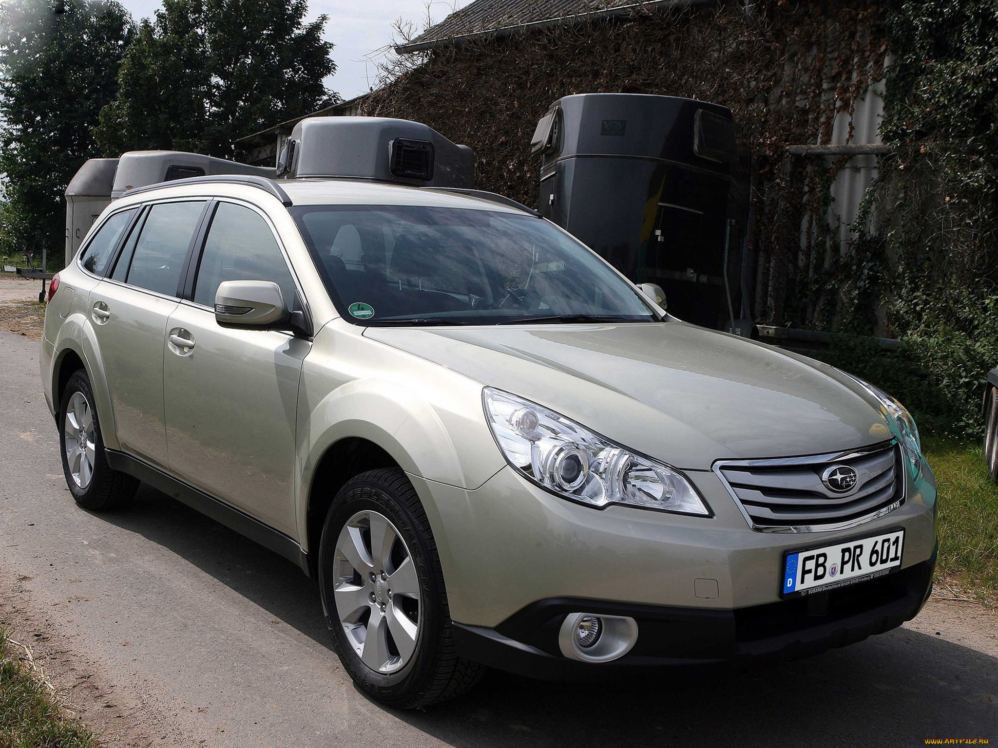 Купить субару аутбек 2.5. Субару Аутбек 2011. Subaru Outback 2012. Субару Outback 2011. Субару Аутбек 2011 года.