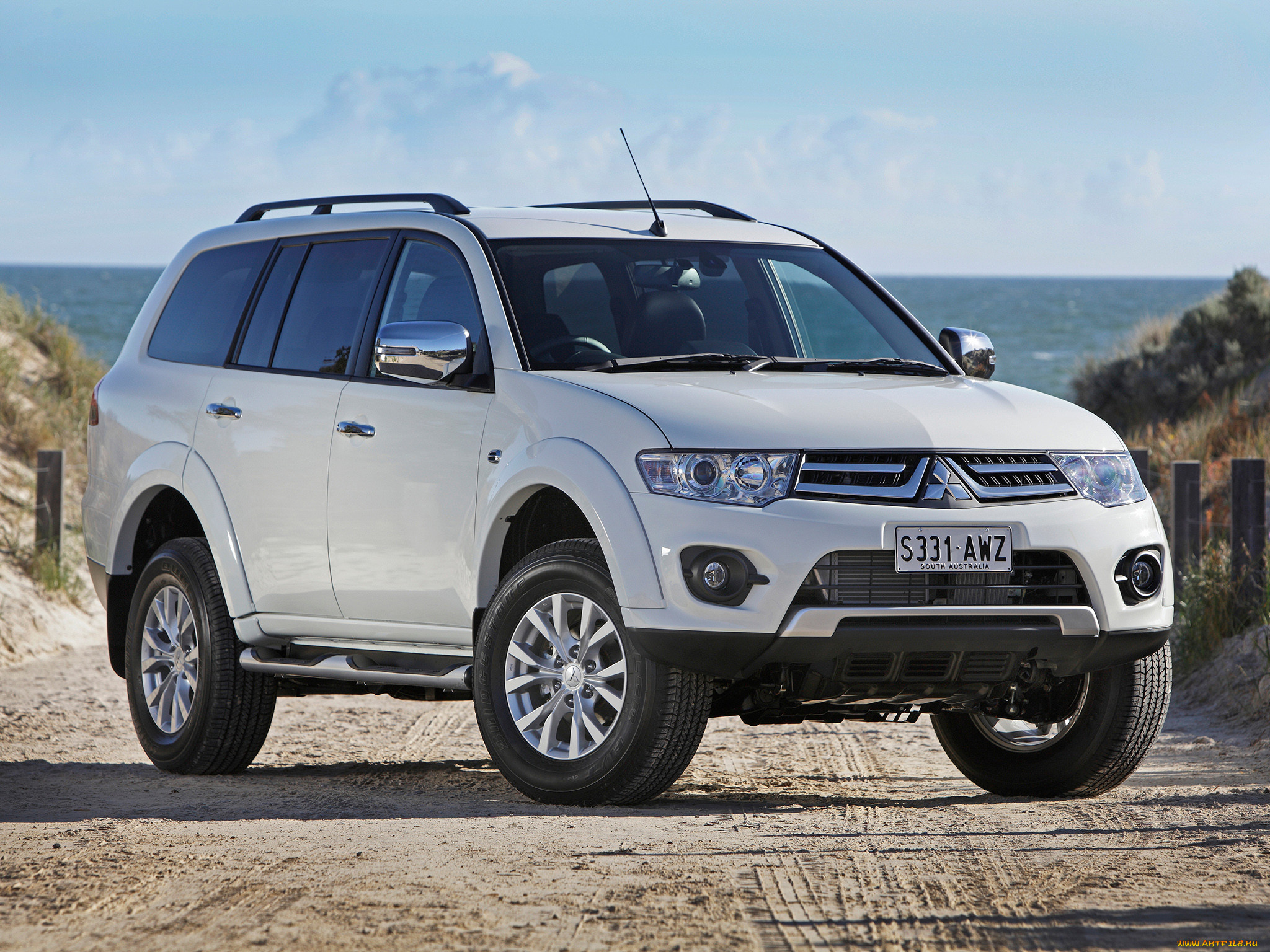 Мицубиси паджеро находится. Mitsubishi Pajero Sport. Mitsubishi Pajero Sport 2. Муцубисипаджероспорт 2014. Мицубиси Паджеро спорт 2014.