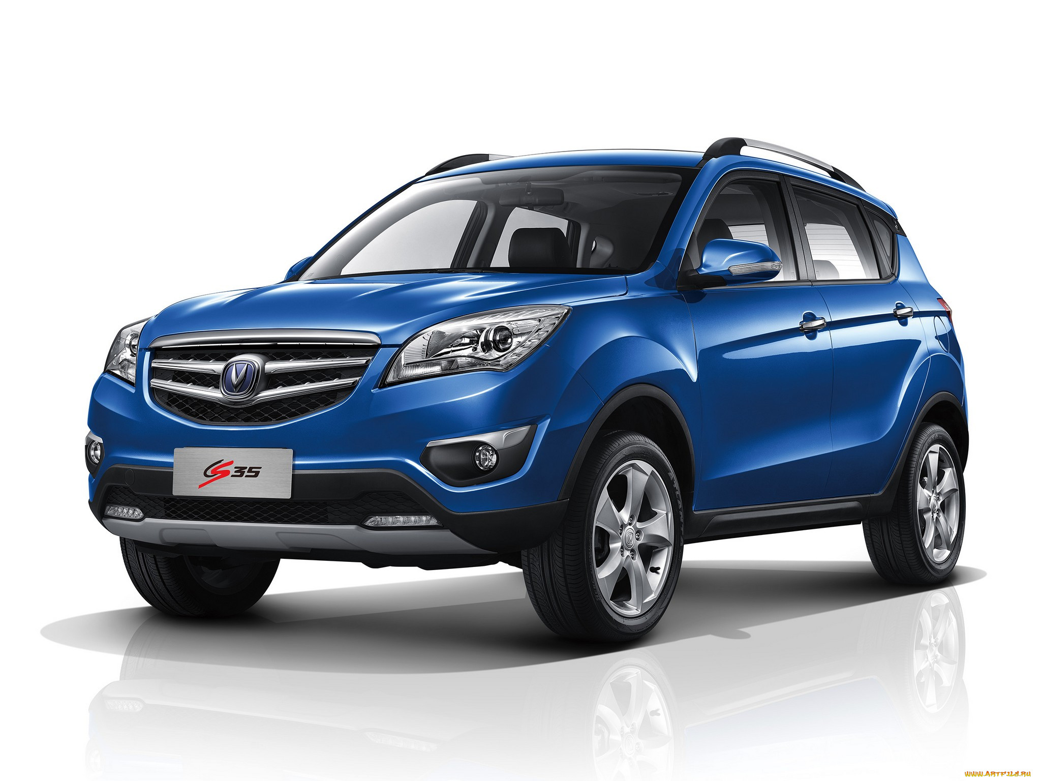 Changan auto. Машина Чанган cs35. Кроссовер Чанган cs35. Китайский кроссовер Чанган cs35. Китайский паркетник Чанган cs35.