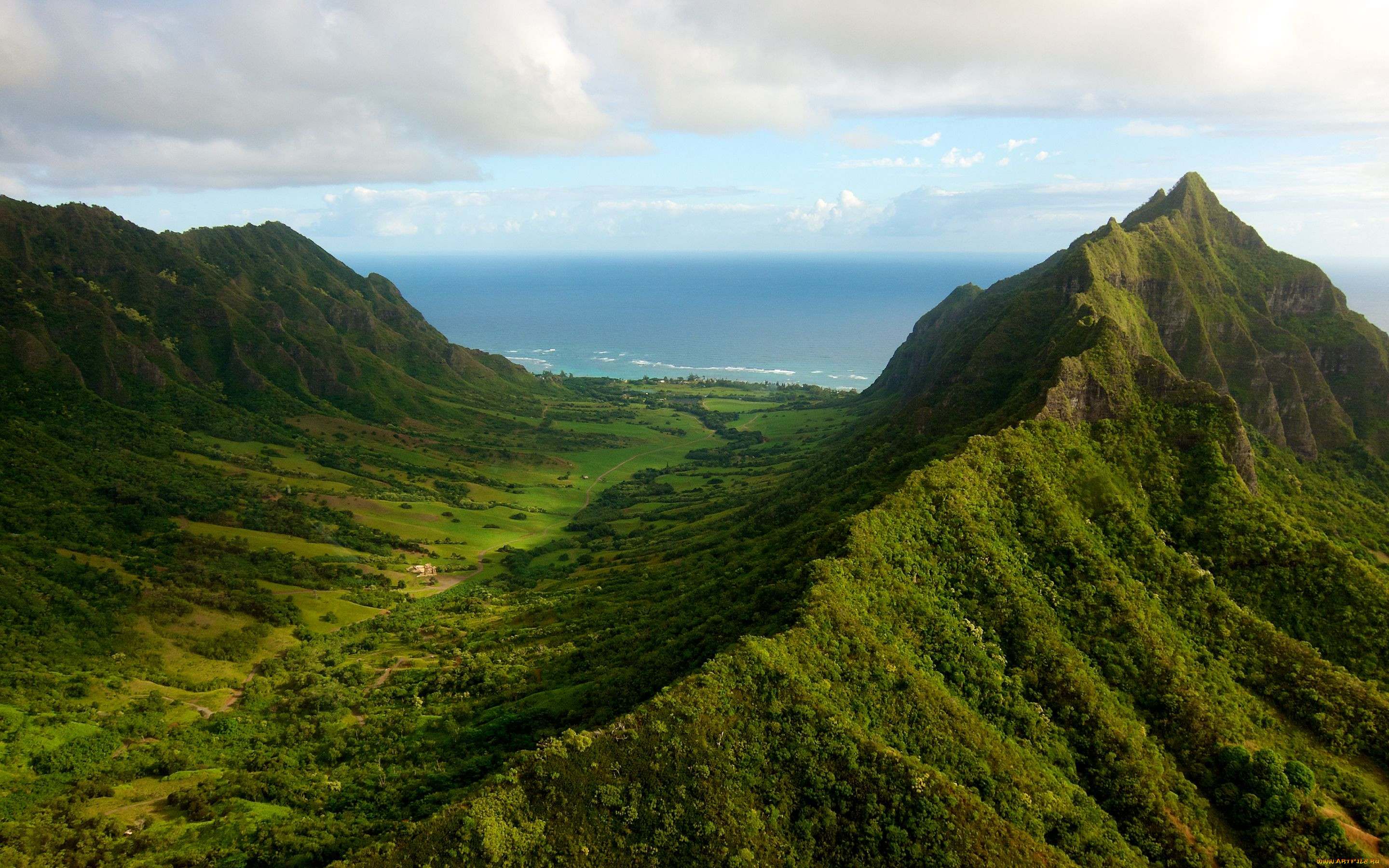 Высота холмов. Оаху Гавайи горы. Оаху Гавайи природа. Остров Оаху. Грин Маунтинс хребет.