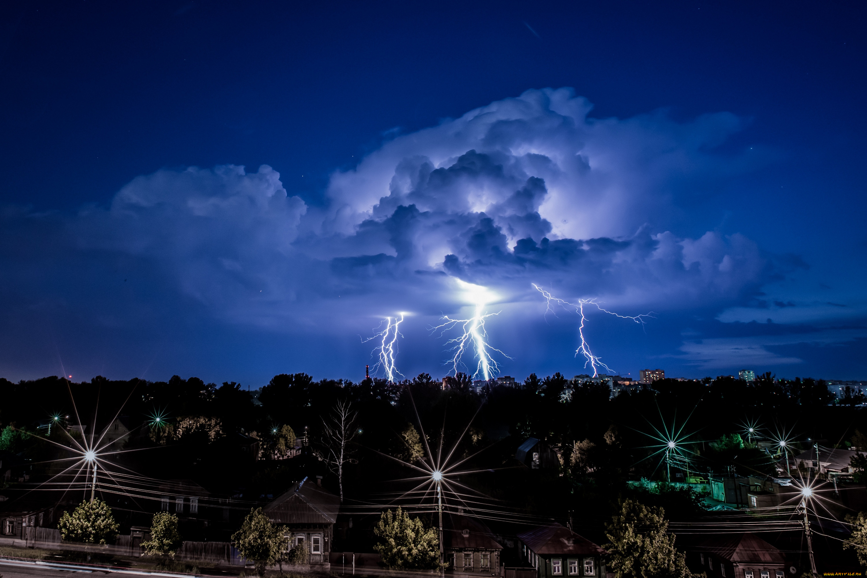 Lightning sky фото