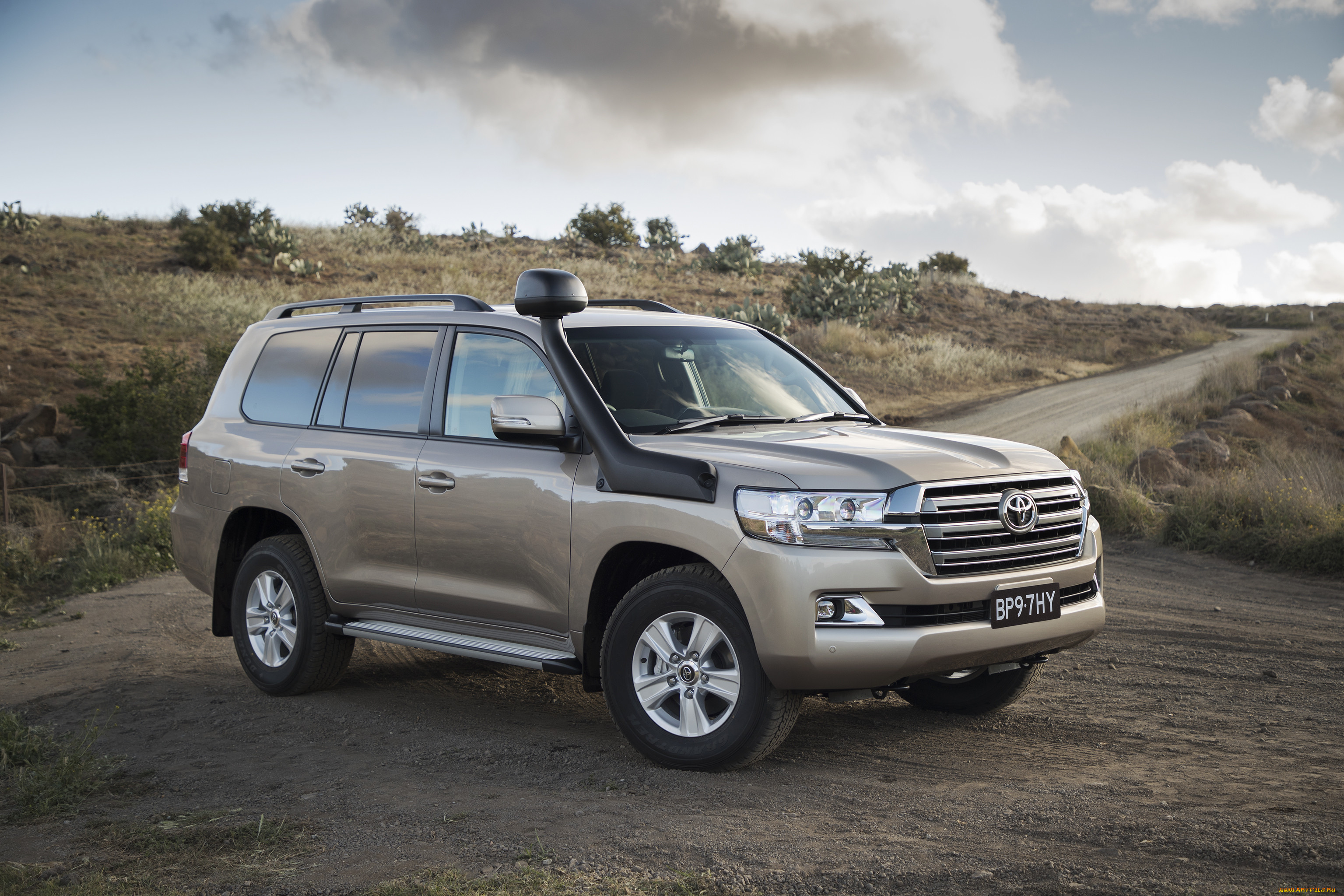 Toyota land cruiser 2019. Toyota Land Cruiser 200.