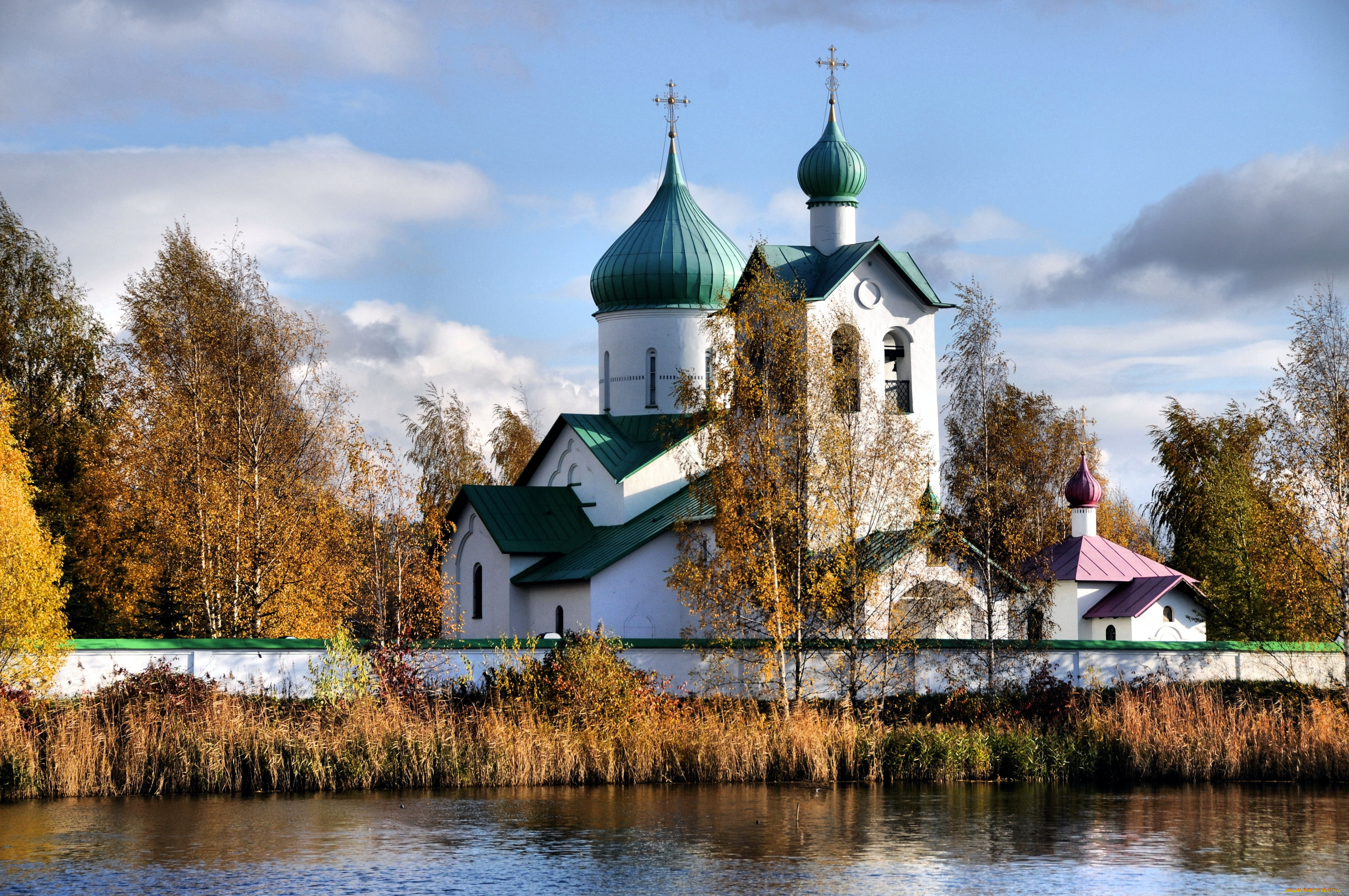 Российская церковь. Церковь Божьей матери в Гребнево. Храм святителя Иоанна Златоуста, Петергоф. Храмы и монастыри России весной. Храм обои.