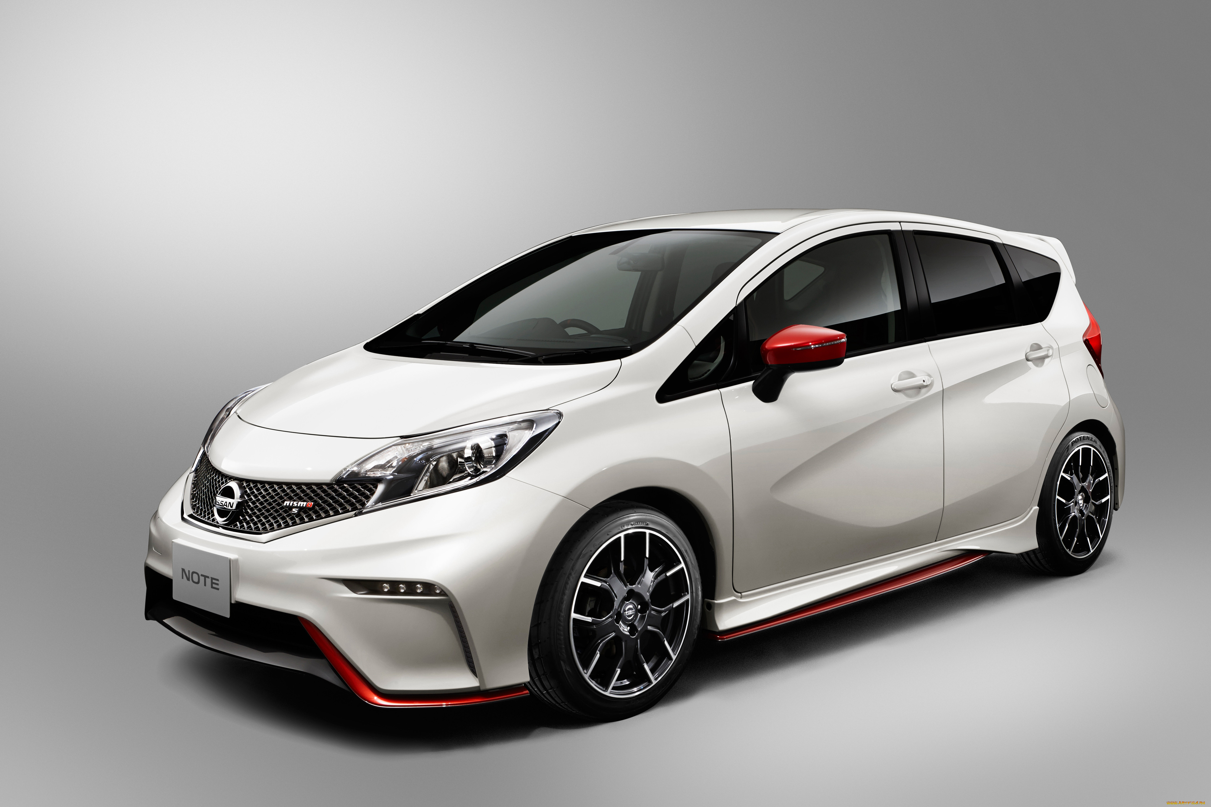 Ноут пауэр. Nissan Note e-Power Nismo. Nissan Note e-Power 2020. Nissan Note 2015. Nissan Note e-Power 2015.