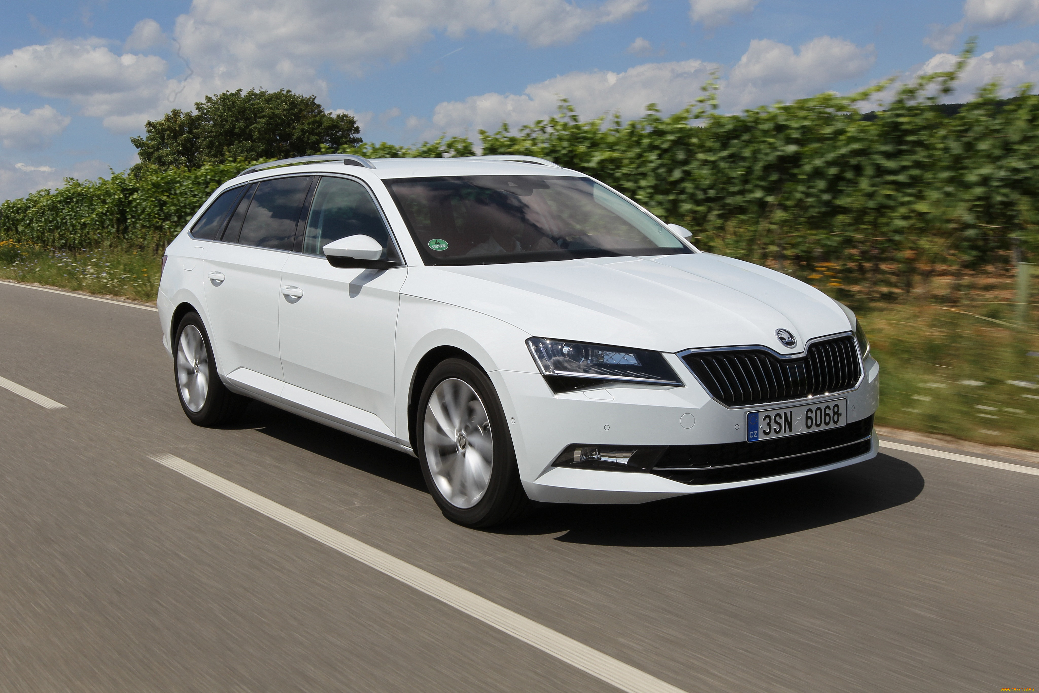 Skoda superb фото