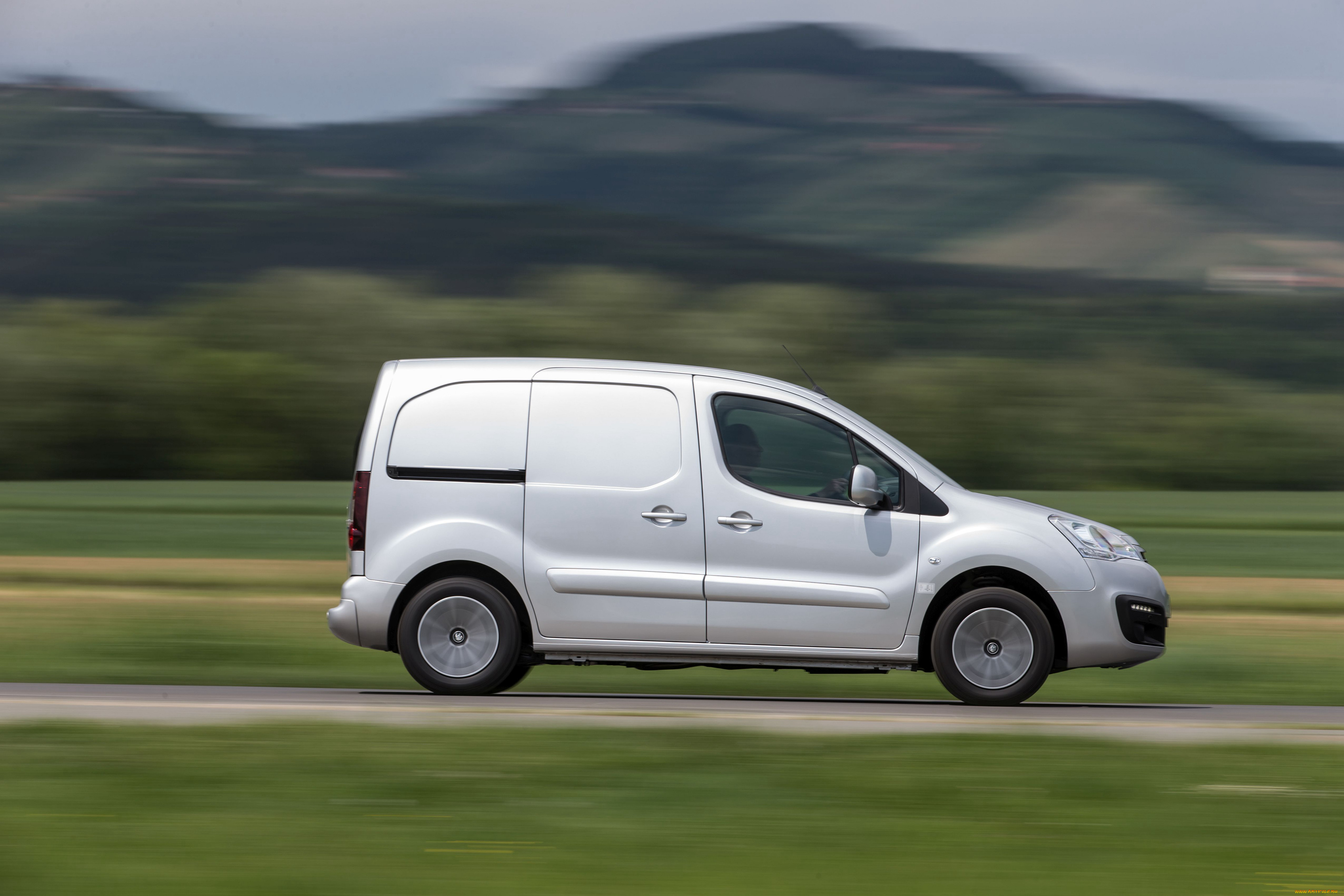 Пежо партнер. Peugeot partner 2015. Пежо партнер фургон новый. Пежо партнер 2015г. Peugeot partner van 2015 белый.