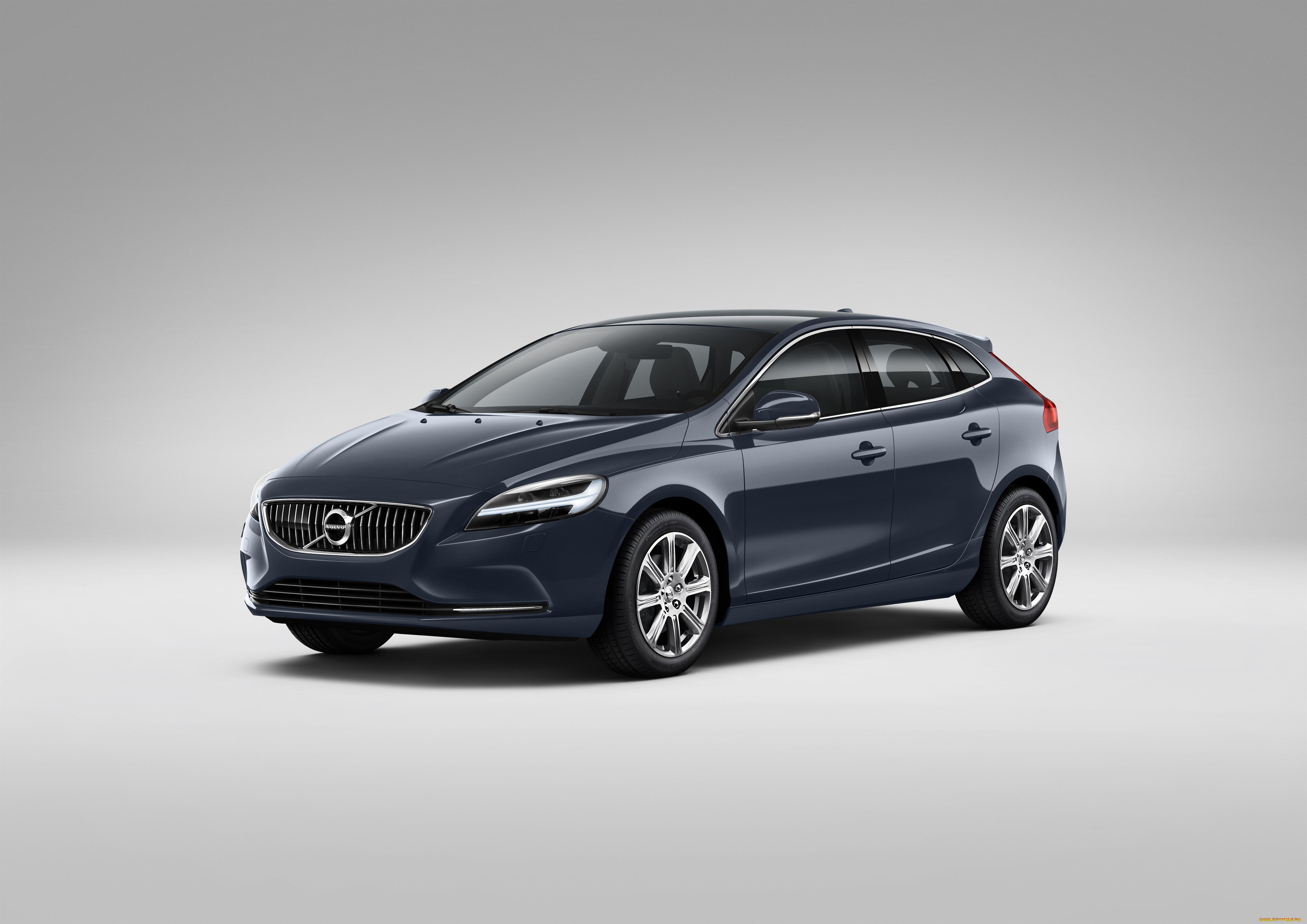 V 1 5t. Volvo v40 2019. Volvo v40 2020. Вольво v40 t3. Volvo v40 2016.