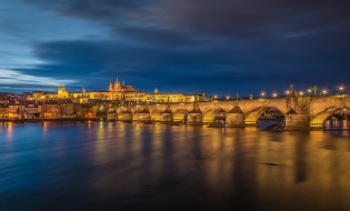 Prague Castle & St Charles Bridge обои для рабочего стола 2048x1236 prague castle & st charles bridge, города, прага , Чехия, огни, мост, река