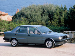 Lancia-Prisma 1986     1600x1200 lancia, prisma, 1986, 