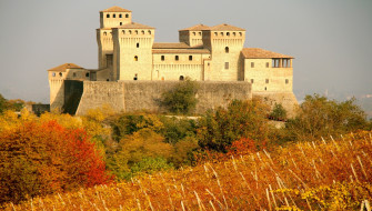 Castello di Torrechiara     2200x1250 castello di torrechiara, ,  , castello, di, torrechiara