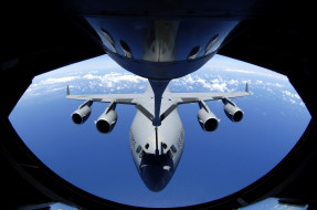 C-17 Globemaste at refuling by an Boeing KC-135 Stratotanker     3000x1987 17, globemaste, at, refuling, by, an, boeing, kc, 135, stratotanker, , , 