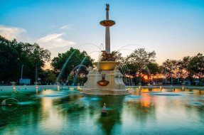 Lincoln Park Fountain, Jersey City New Jersey.     2048x1356 lincoln park fountain,  jersey city new jersey, , - , , 
