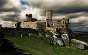 Ogrodzieniec Castle, Poland     2560x1600 ogrodzieniec castle,  poland, ,  , poland, ogrodzieniec, castle