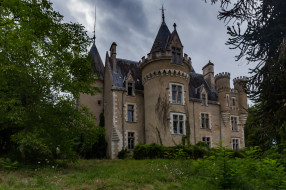 Château hanté de Fougeret     2048x1365 ch&, 226, teau hant&, 233,  de fougeret, ,  , 