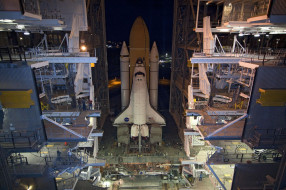 Space shuttle Atlantis обои для рабочего стола 2048x1365 space shuttle atlantis, космос, космодромы, стартовые площадки, шаттл