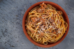 ,  , spaghetti, bolognese