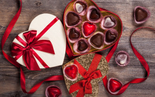      2880x1800 ,   ,  ,  , romantic, chocolate, hearts, wood, , love, , , , gift, decoration, candy