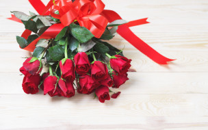      2880x1800 , , , , romantic, , bud, flowers, red, , , wood, roses