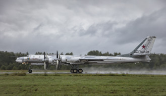 Tu-95MS Bear-H     2046x1182 tu-95ms 