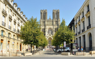 Cathedral in Reims, France     2048x1280 cathedral in reims,  france, , -  ,  ,  , france, cathedral, in, reims
