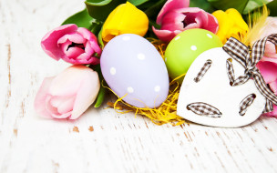      2880x1800 , , , , colorful, , happy, heart, wood, pink, flowers, tulips, easter, purple, eggs, decoration