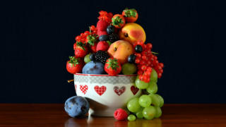 еда, фрукты,  ягоды, персики, сливы, виноград, клубника