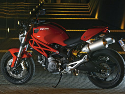Ducati Monster696     1600x1200 ducati, monster696, 