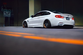      1920x1280 , bmw, white, f82, m4, versus, dtla