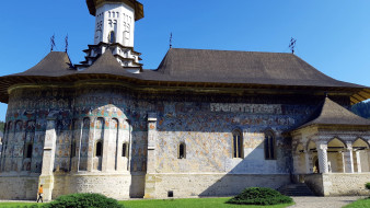 Sucevita Monastery,Romania обои для рабочего стола 2560x1440 sucevita monastery, romania, города, - православные церкви,  монастыри, sucevita, monastery