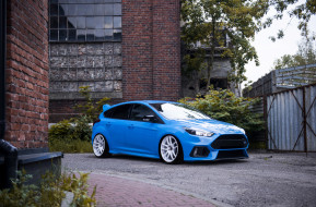 Ford Focus RS     2048x1350 ford focus rs, , ford, focus, rs, blue, stance, building
