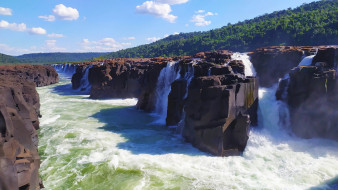 Yucuma Falls,Derrubadas,Brazil     2560x1440 yucuma falls, derrubadas, brazil, , , yucuma, falls