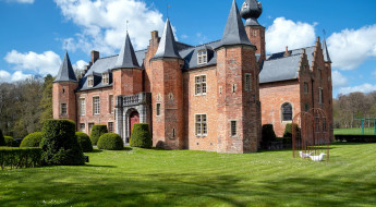Rumbeke Castle,Belgium     2560x1412 rumbeke castle, belgium, ,  , rumbeke, castle