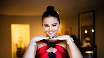 Selena Gomez At Golden Globes 2024     3840x2160 selena gomez at golden globes 2024, , selena gomez, , , , , , , , , , , 2024, 