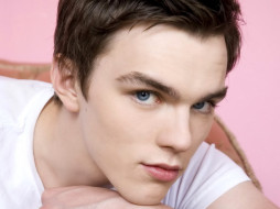 Nicholas Hoult     1600x1200 nicholas, hoult, 