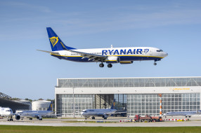 ,  , oo, , , , 737, 800, ryanair, o, 