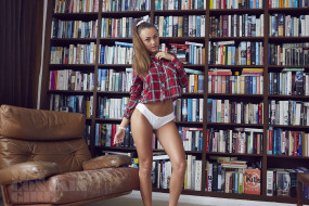     1734952 (a): :2560x1707