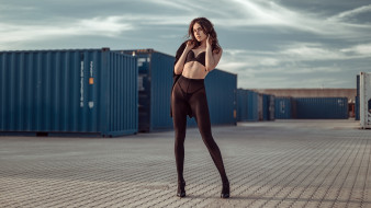 julia mamos, , - ,  , , 