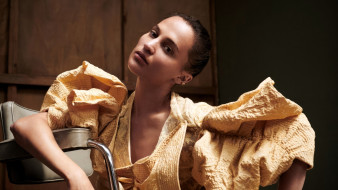     1756319 (a):_ :3840x2160