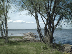 Lake Superior shore     1024x768 