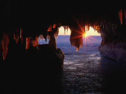 Sea Caves Apostle Islands Wisconsin     1600x1200 